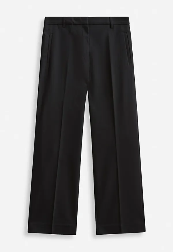 Desi straight cropped trs