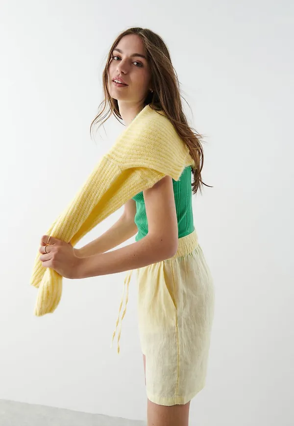 Disa linen shorts
