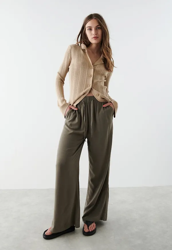 Disa trousers