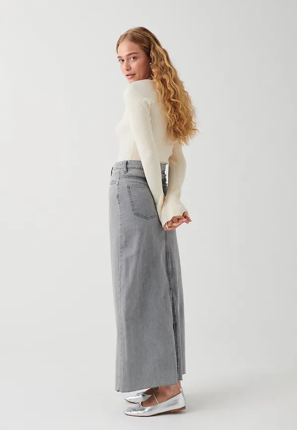 Double slit denim skirt