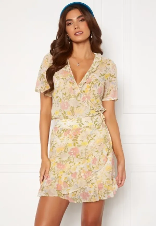 VILA Selene S/S Wrap Top Birch Festival flowe 34