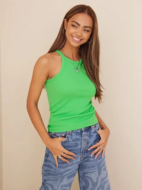 NLY Trend High Neck Rib Top Linnen Grön