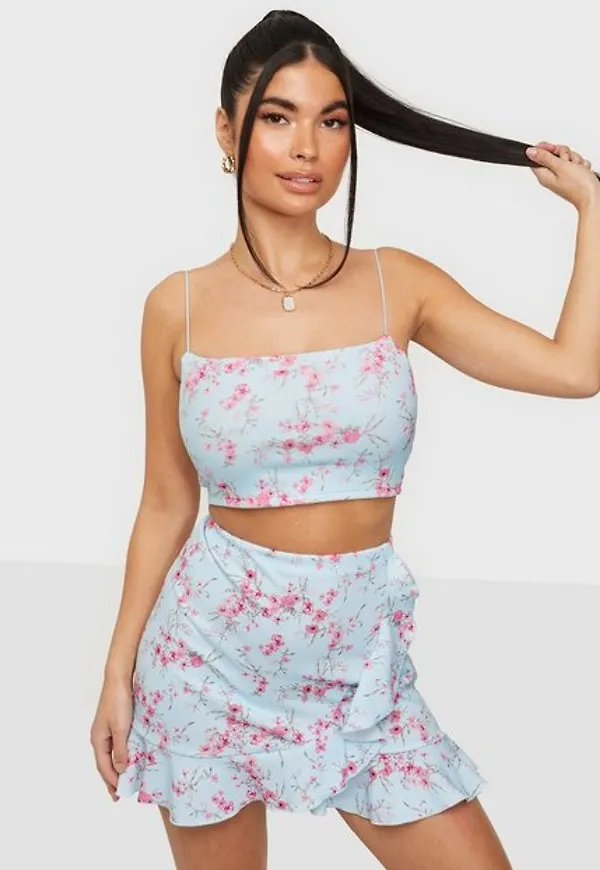NLY One Print Crop Top Crop tops Blå/Rosa
