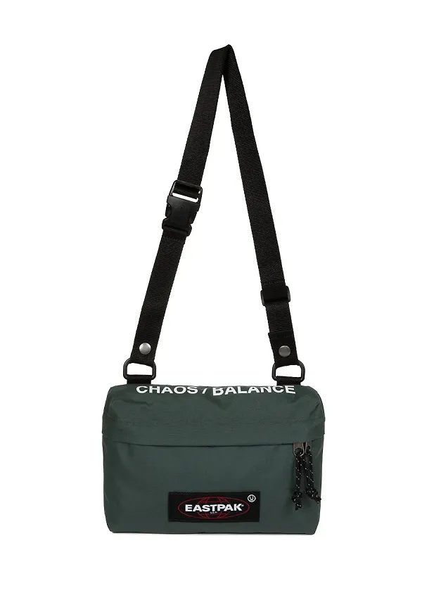 Eastpak x UNDERCOVER axelremsväska - Grön