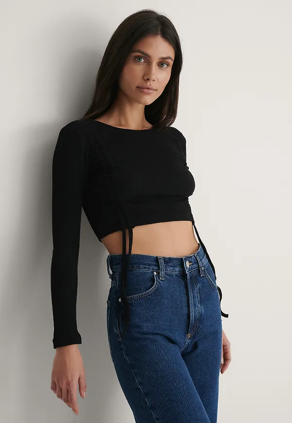 Trendyol Topp Med Dragskodetalj - Black