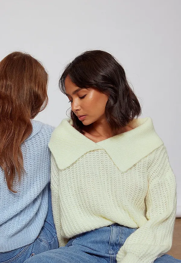 NA-KD Reborn Oversized tröja med krage - Offwhite