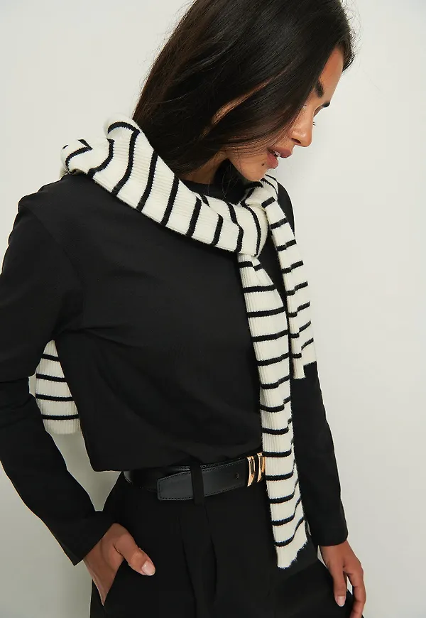NA-KD Basic Ekologisk oversize topp med lång ärm - Black