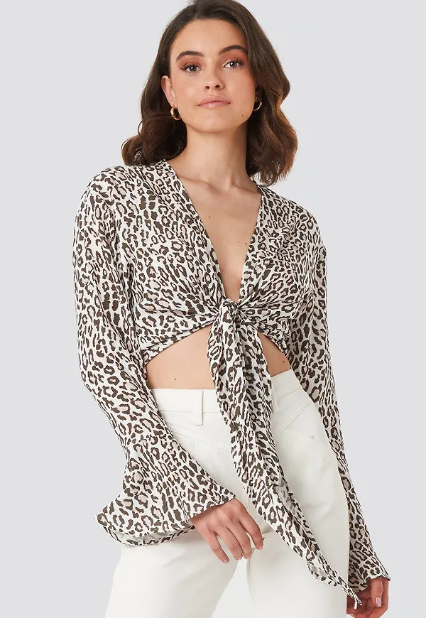 NA-KD Party Tie Front Cropped Blouse - Multicolor