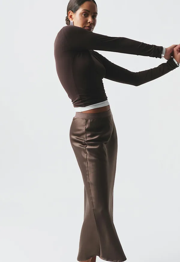 Elastic satin midi skirt