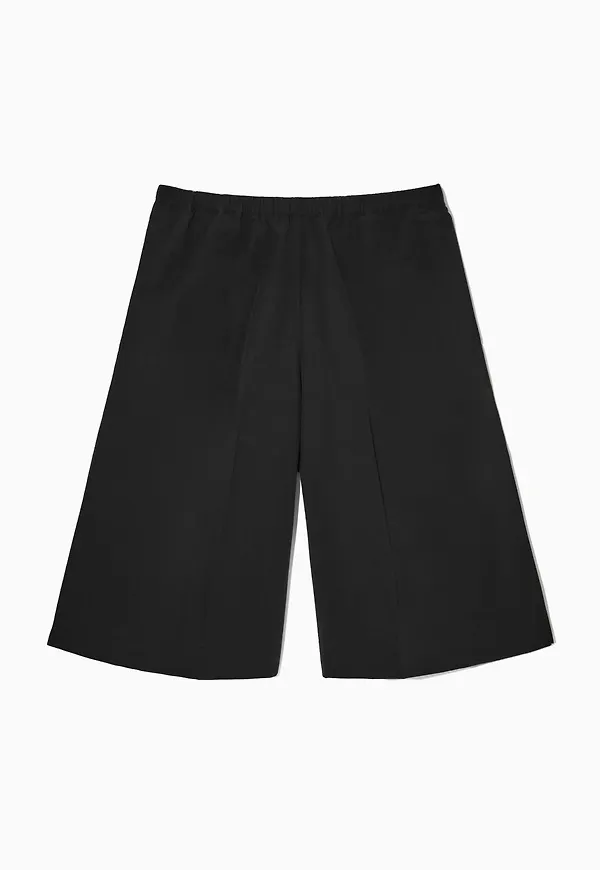 ELASTICATED BERMUDA SHORTS
