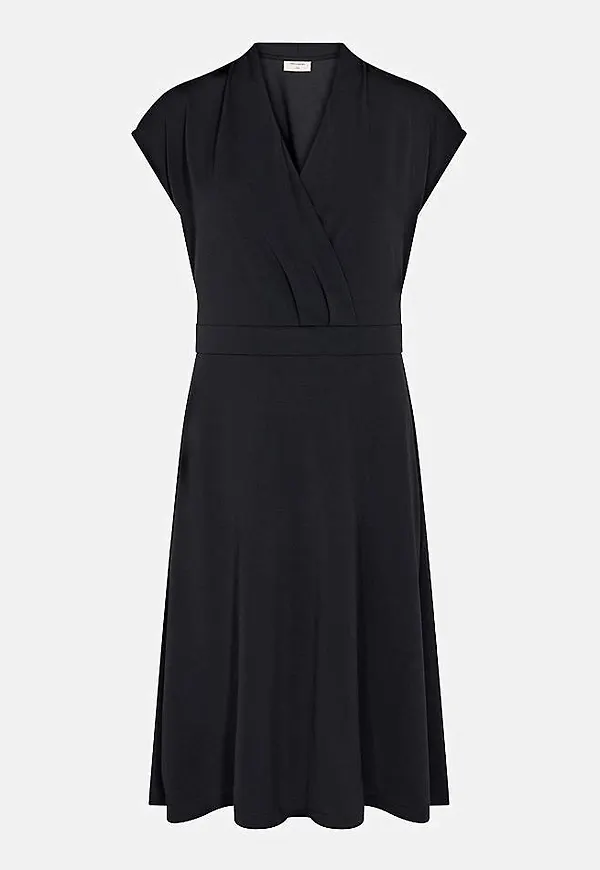 Elegant, mjuk trikåklänning Yrsa
