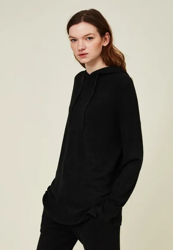 Ellie Merino/viscose Blend Knitted Hood