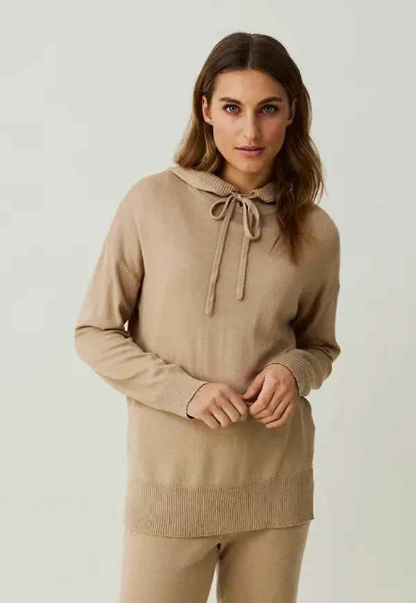 Ellie Merino/viscose Blend Knitted Hood