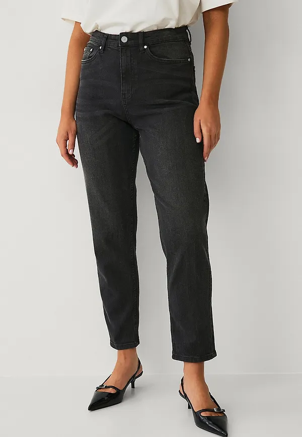 Ellos Collection - Mom-jeans med stretch - Svart