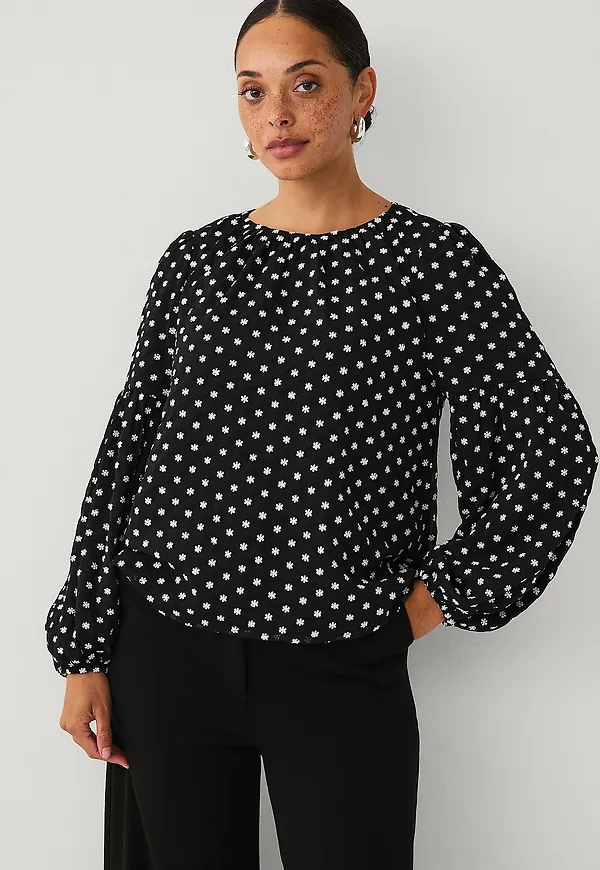 Ellos Collection - Blus Med Ballongärm - Svart