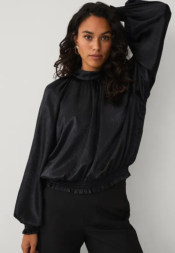 Ellos Collection - Blus med en smock - Svart