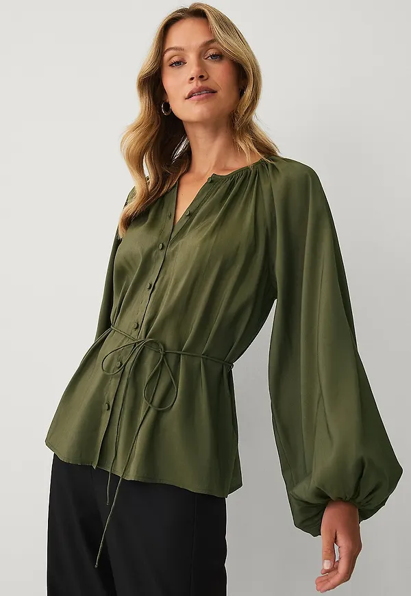 Ellos Collection - Blus med knytskärp - Grön