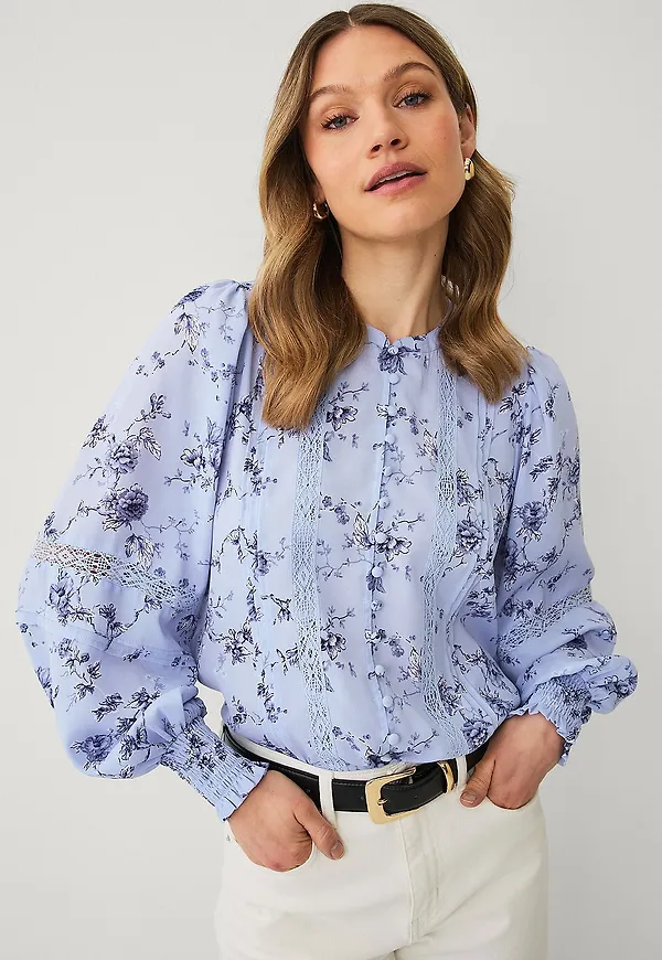 Ellos Collection - Blus med spetsdetaljer - Blå