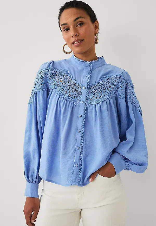 Ellos Collection - Blus med spetsinfällning - Blå
