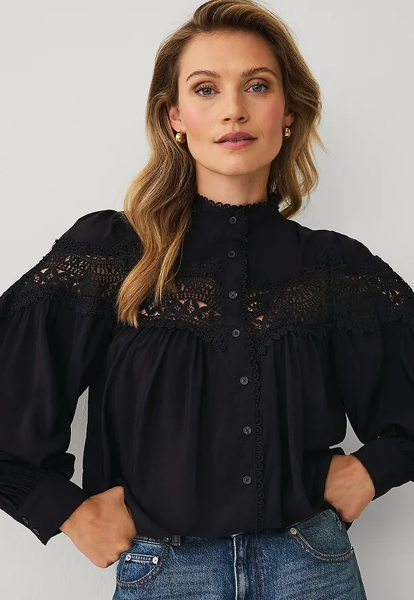 Ellos Collection - Blus med spetsinfällning - Svart