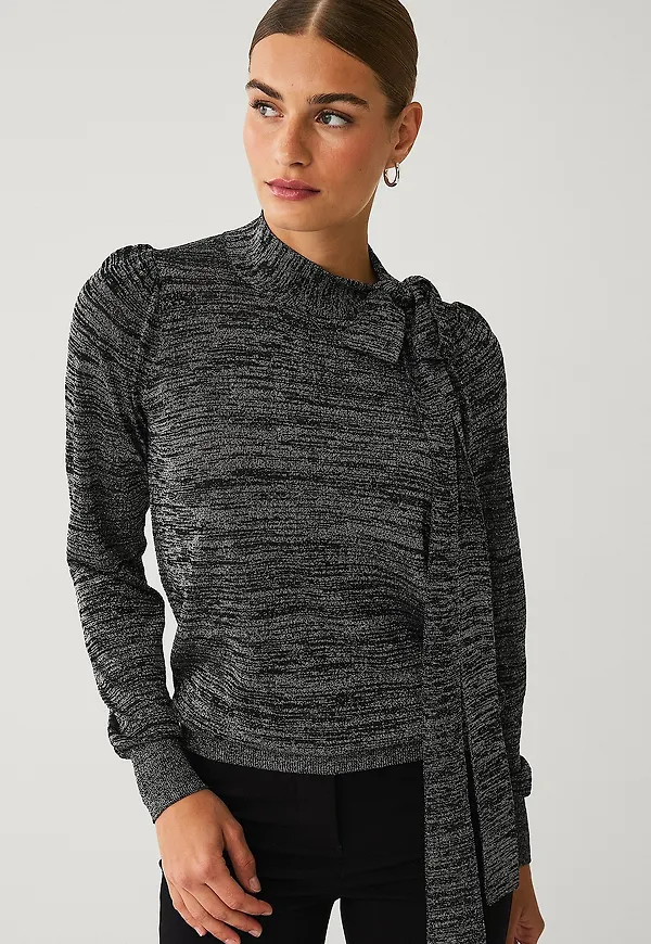Ellos Collection - Glittrig topp med knytband - Svart