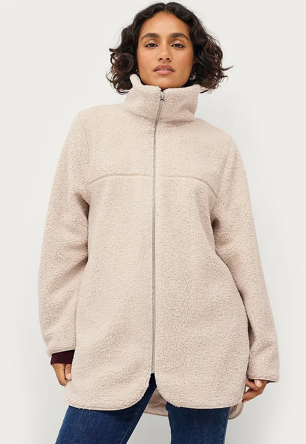 Teddyjacka från Ellos Collection 2026