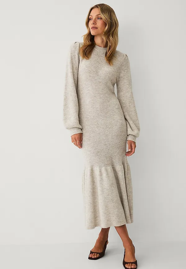 Ellos Collection - Maxiklänning med volang - Beige