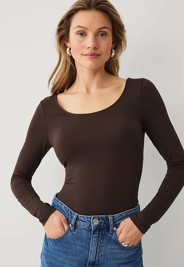 Ellos Collection - Topp med rund hals - Brun