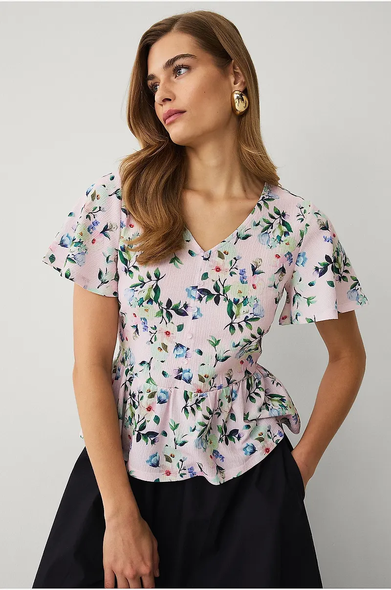 Ellos Collection - Trikåblus med volang - Rosa