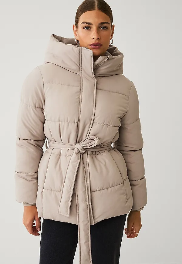 Ellos Collection - Vadderad jacka med bälte - Beige