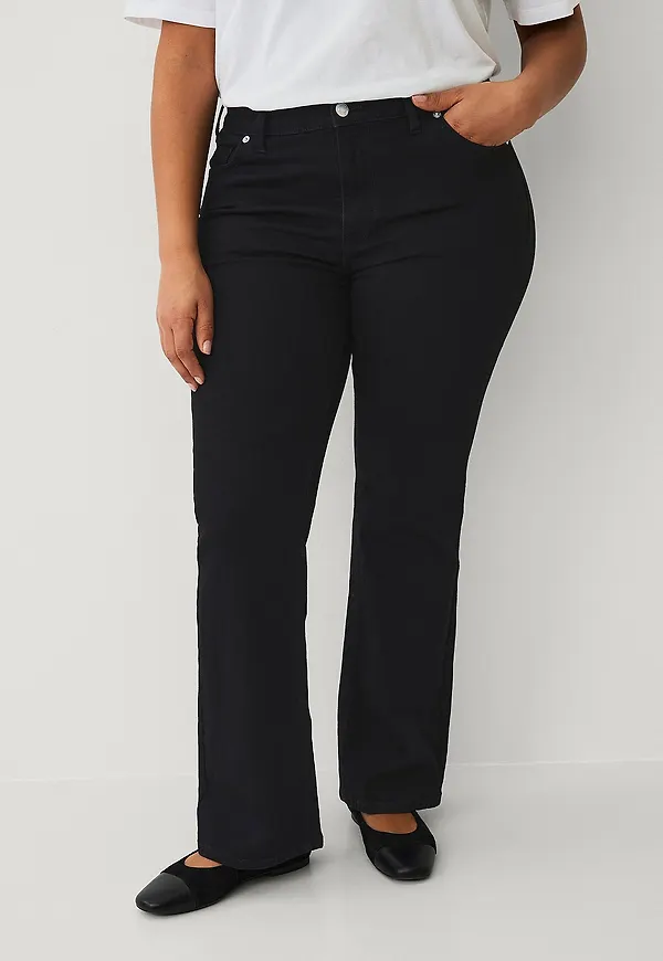 Ellos Plus collection - Bootcut jeans - Svart