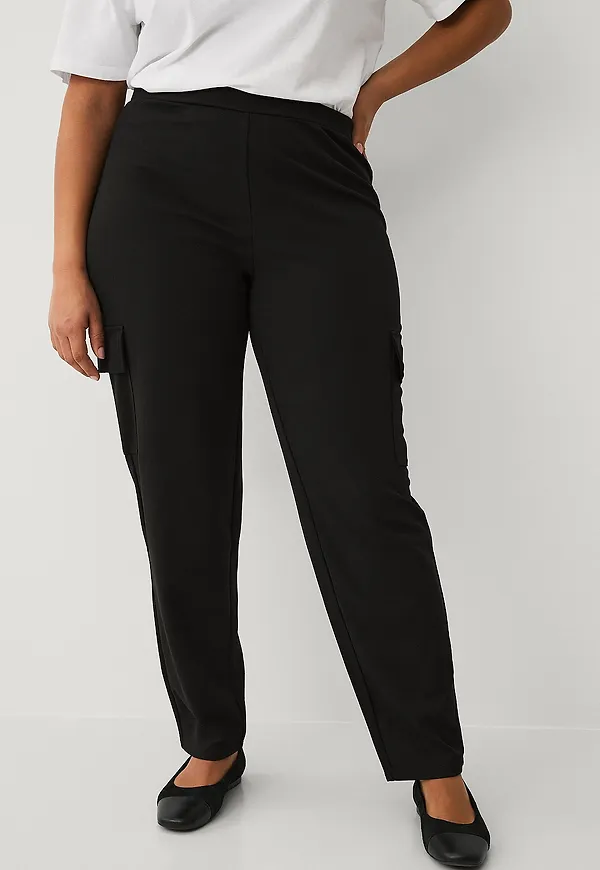 Ellos Plus collection - Byxor med fickor - Svart