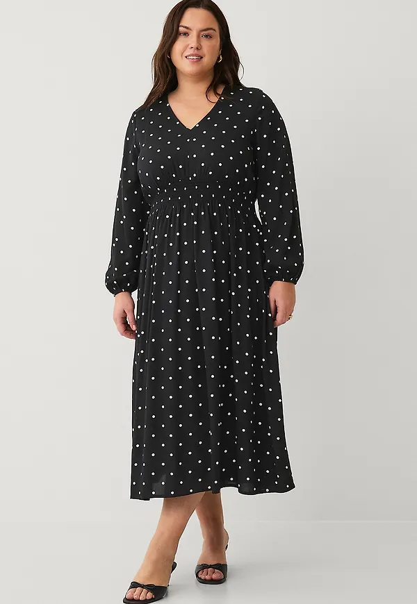 Ellos Plus collection - Klänning med smock - Svart