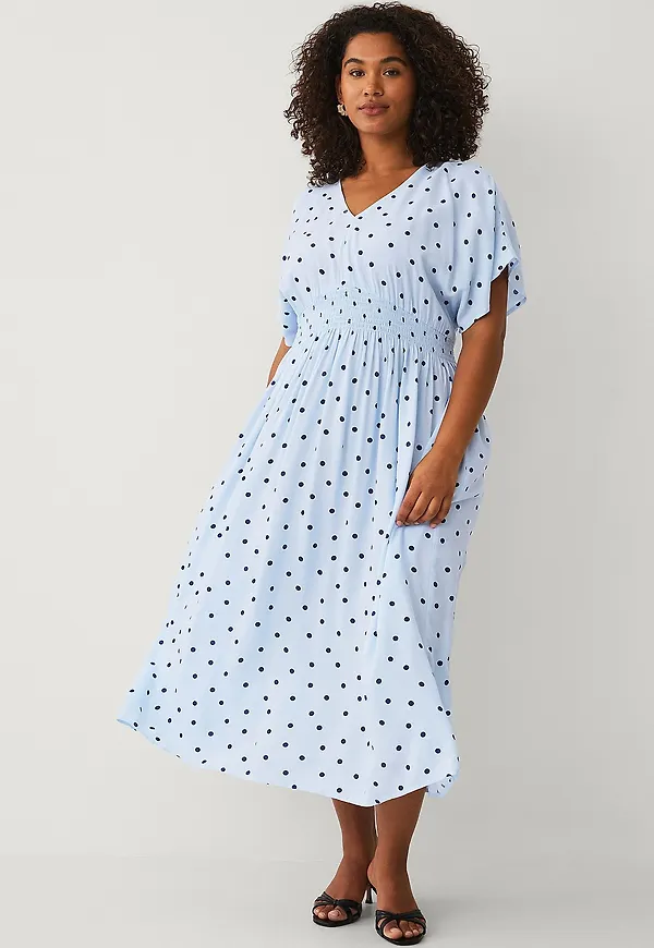 Ellos Plus collection - Maxiklänning med smockdetalj - Blå