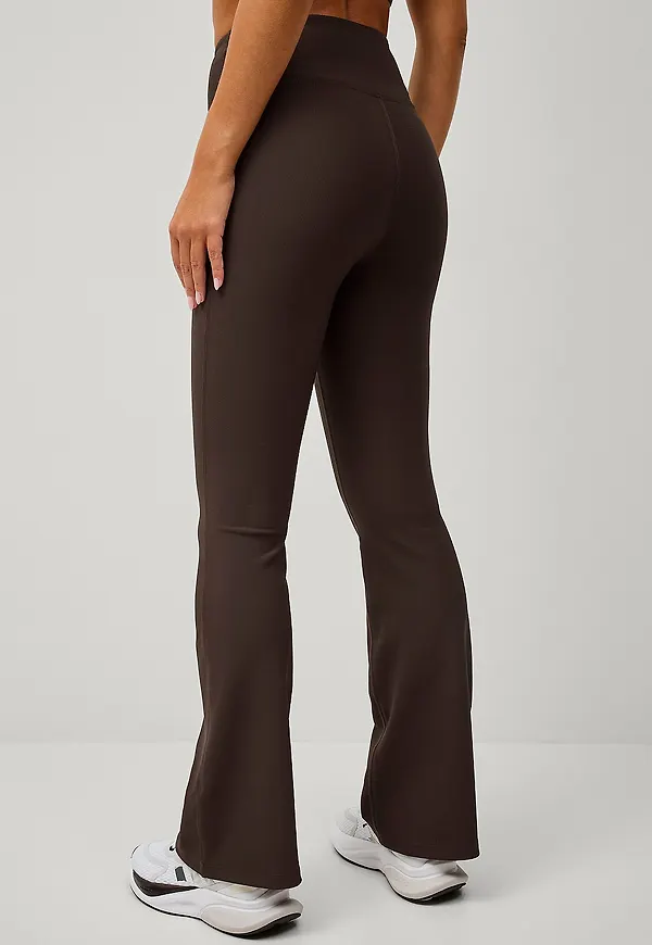 Ellos STUDIO - Träningstights Flare Structure Tights - Brun