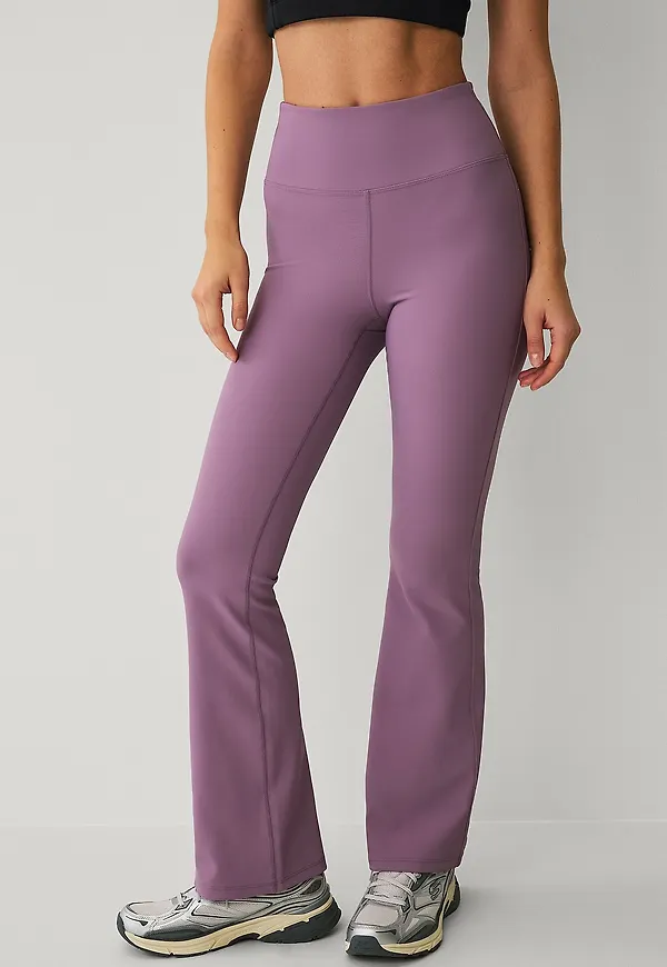 Ellos STUDIO - Träningstights Flare Structure Tights - Lila