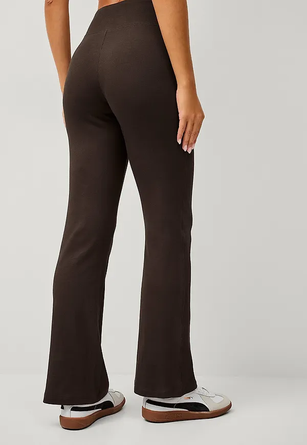Ellos STUDIO - Yogabyxa Straight Leg Soft Rib - Brun