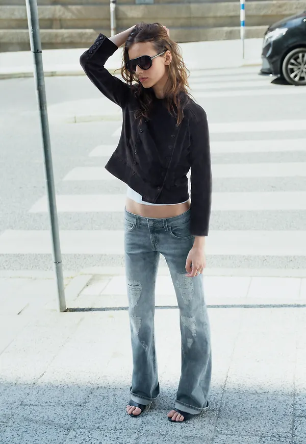 EMBER LOW RISE SLIM FIT BOOTCUT JEANS