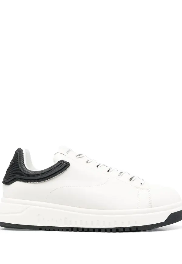 Emporio Armani låga sneakers - Vit