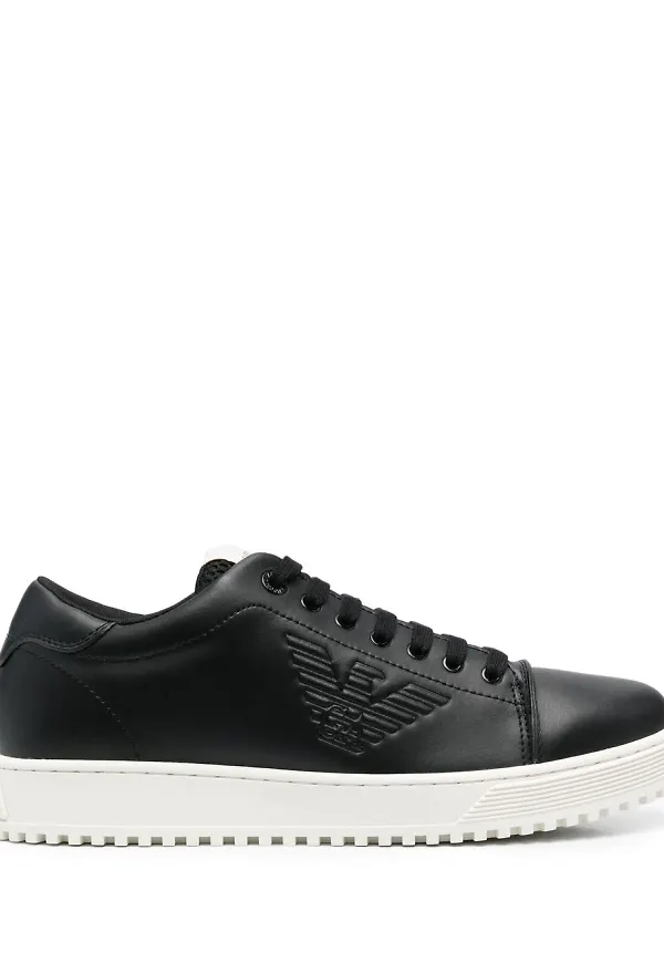 Emporio Armani sneakers med logotypdetalj - Svart
