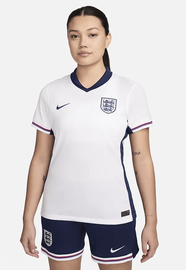 England (herrar) 2024/25 Stadium (hemmaställ)