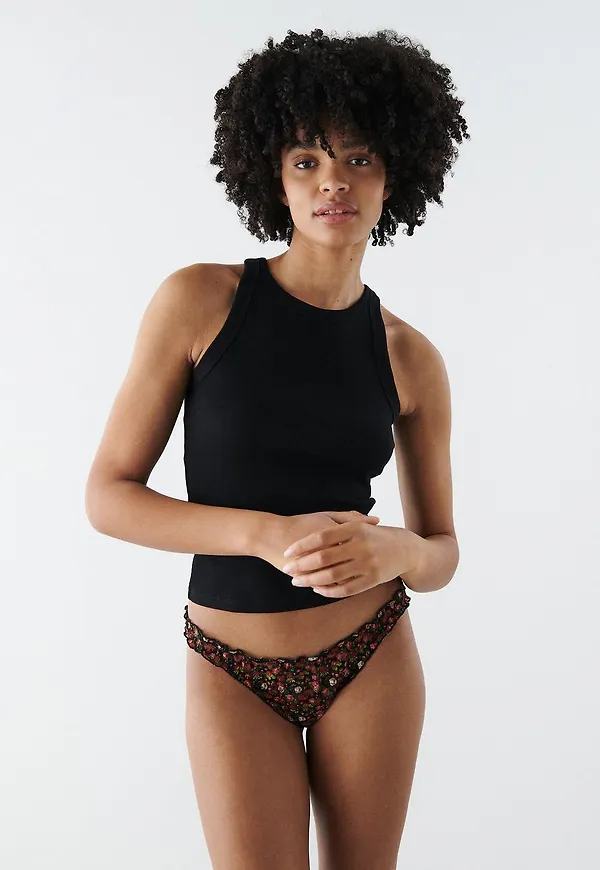 Eva lace string