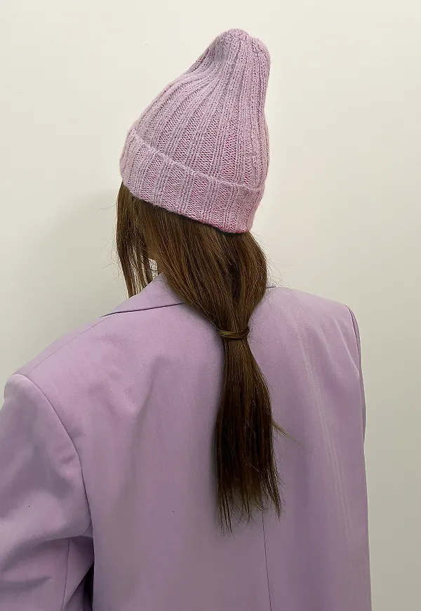NA-KD Accessories Vidribbad stickad beanie - Purple