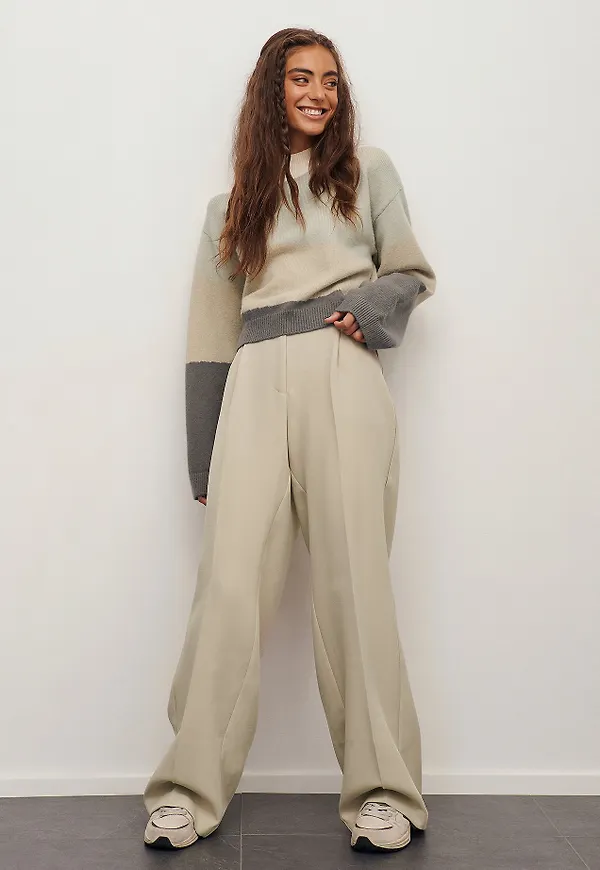 Chloé Monchamp x NA-KD Kostymbyxor med hög midja och lös passform - Beige