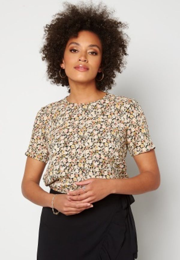 Pieces Nya SS Top Black AOP XS