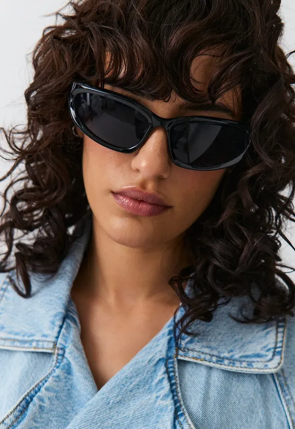 Fashion sporty sunglasses