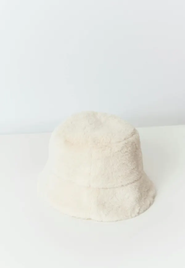 Faux fur bucket hat
