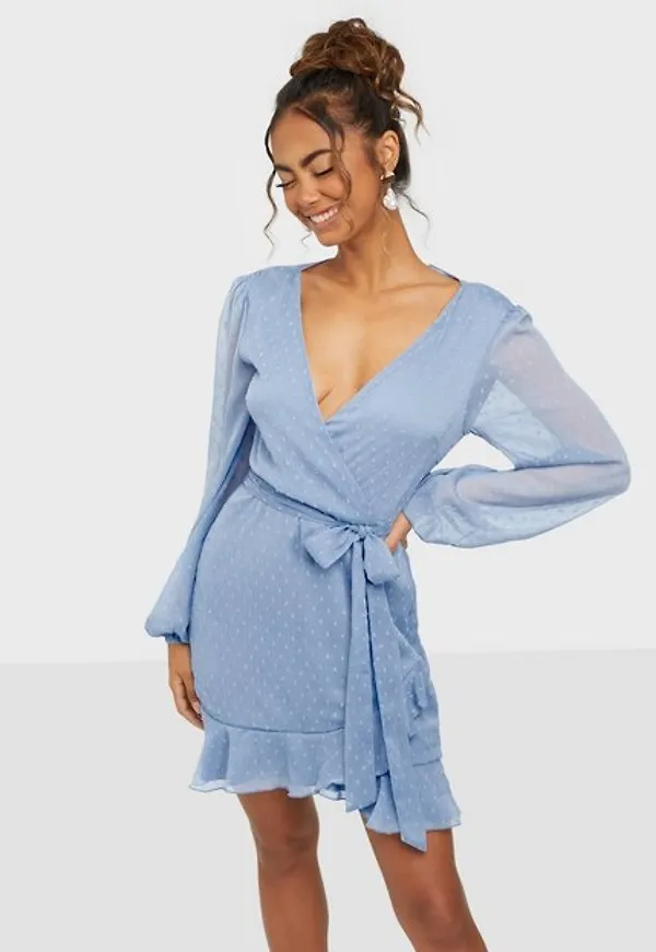 NLY Trend Stunning Wrap Dress Loose fit dresses Blå