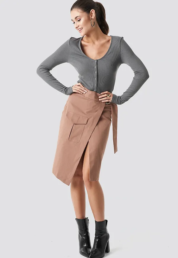 Julia Wieniawa x NA-KD Overlapped Belted Midi Skirt - Brown