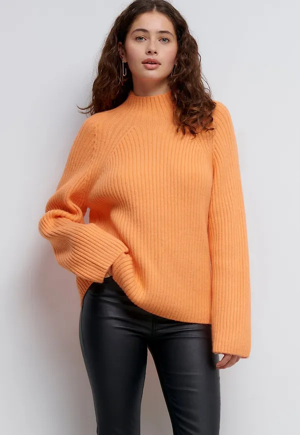 Felicia knitted sweater